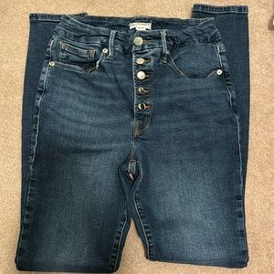 Size 6/28 Good American Good Waist Skinny Jeans